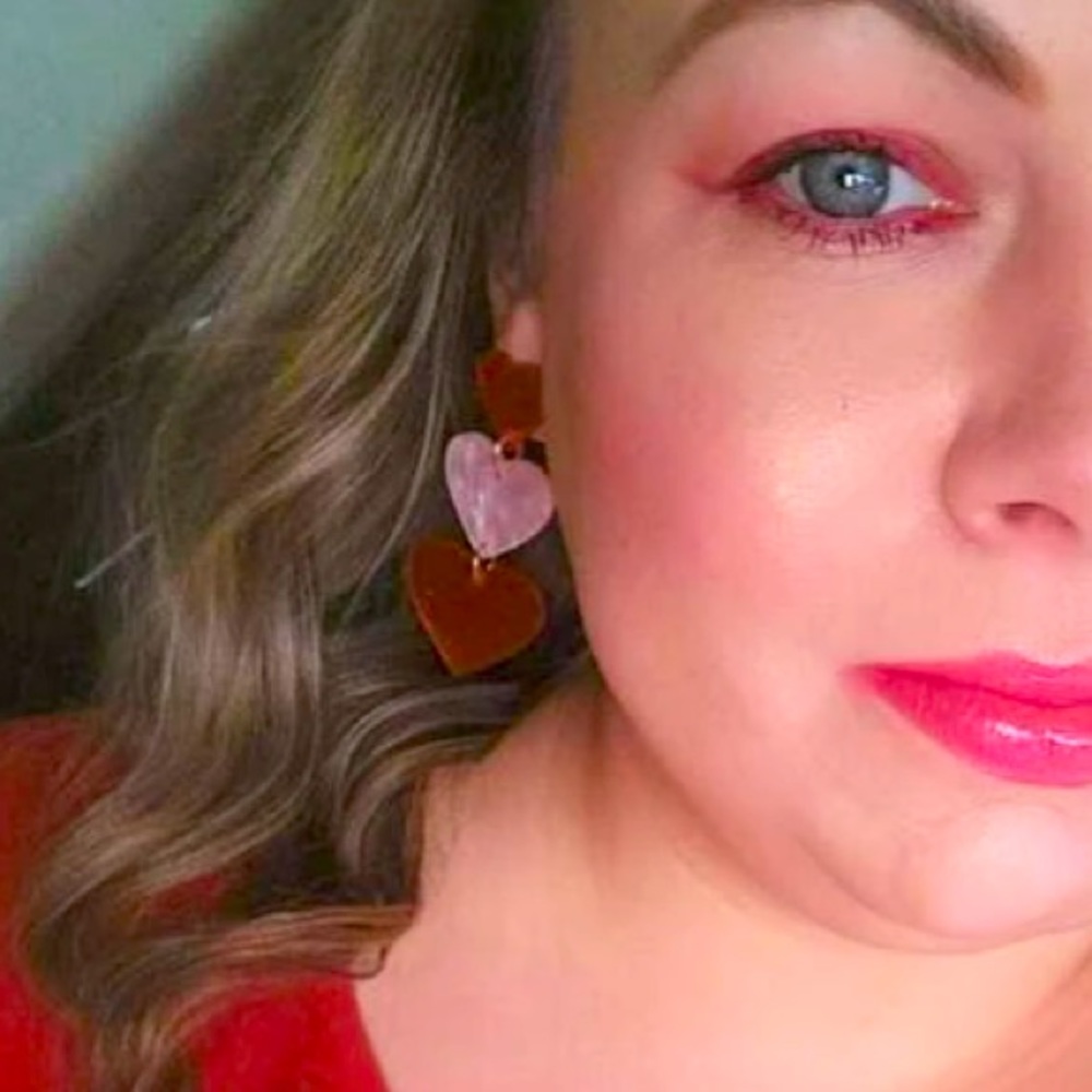 Love, Dahling, Laahve ♥️💖♥️Red & Pink SPARKLE HeartS Drop Earrings - Picture 8 of 10